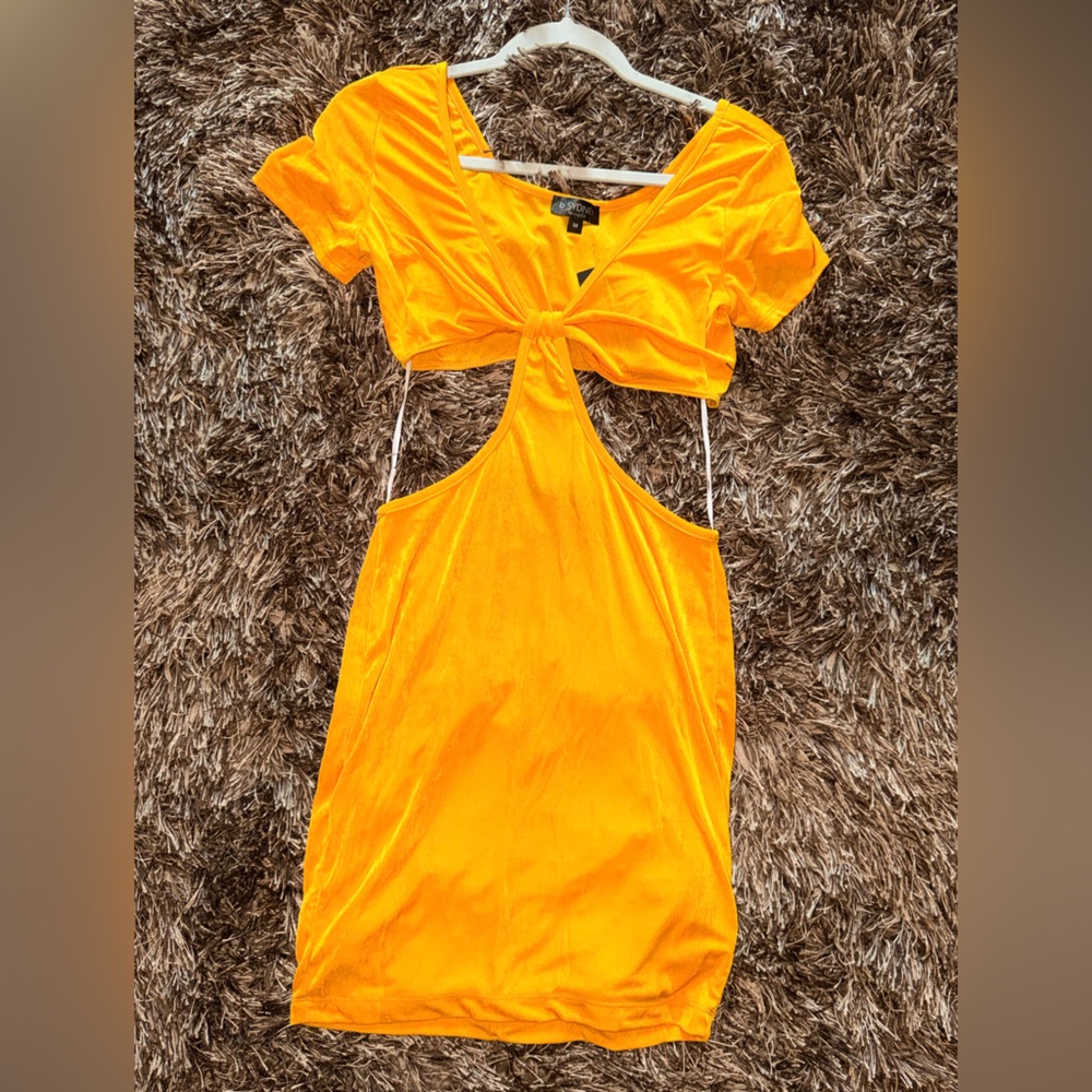 Chic Backless Yellow Dress